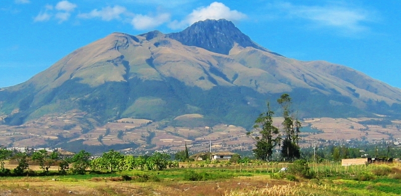 Volcán Imbabura: Senderismo y Vistas Épicas en la Sierra Norte de Ecuador